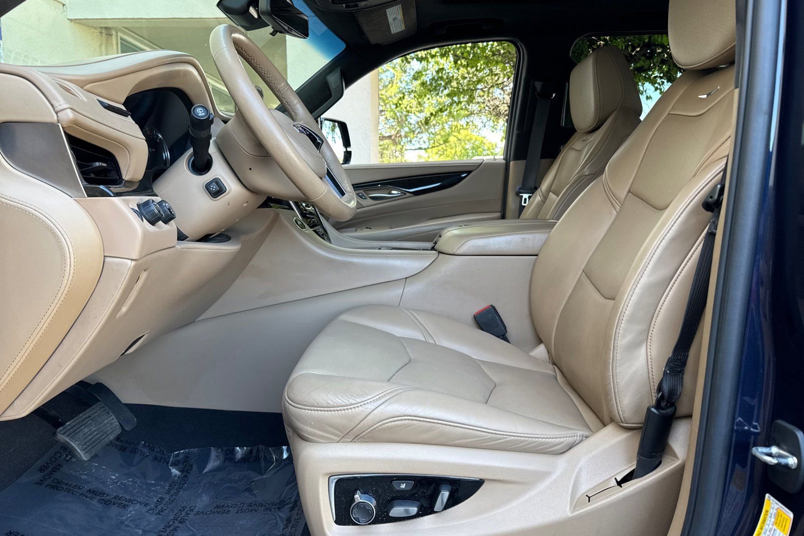 Used 2019 Cadillac Escalade ESV Platinum AWD/4WD image 10