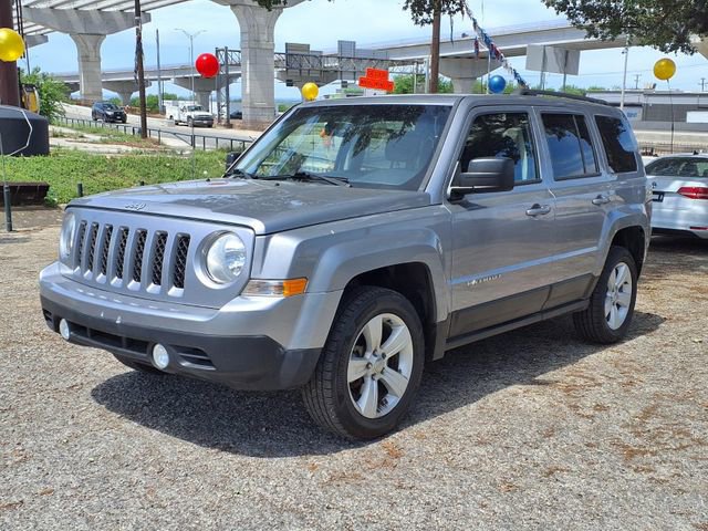 Used 2016 Jeep Patriot Latitude FWD image 3