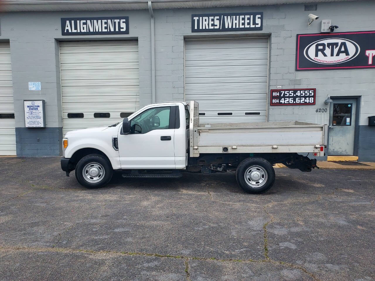 Used 2017 Ford F250 XL RWD image 1