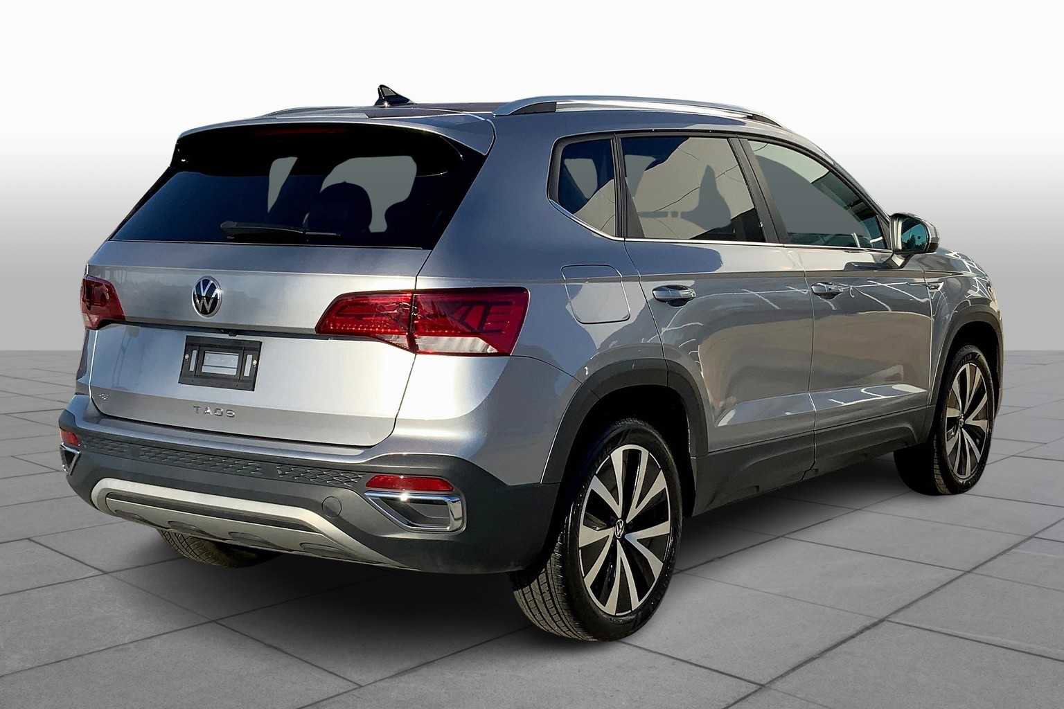 Used 2024 Volkswagen Taos SE image 12