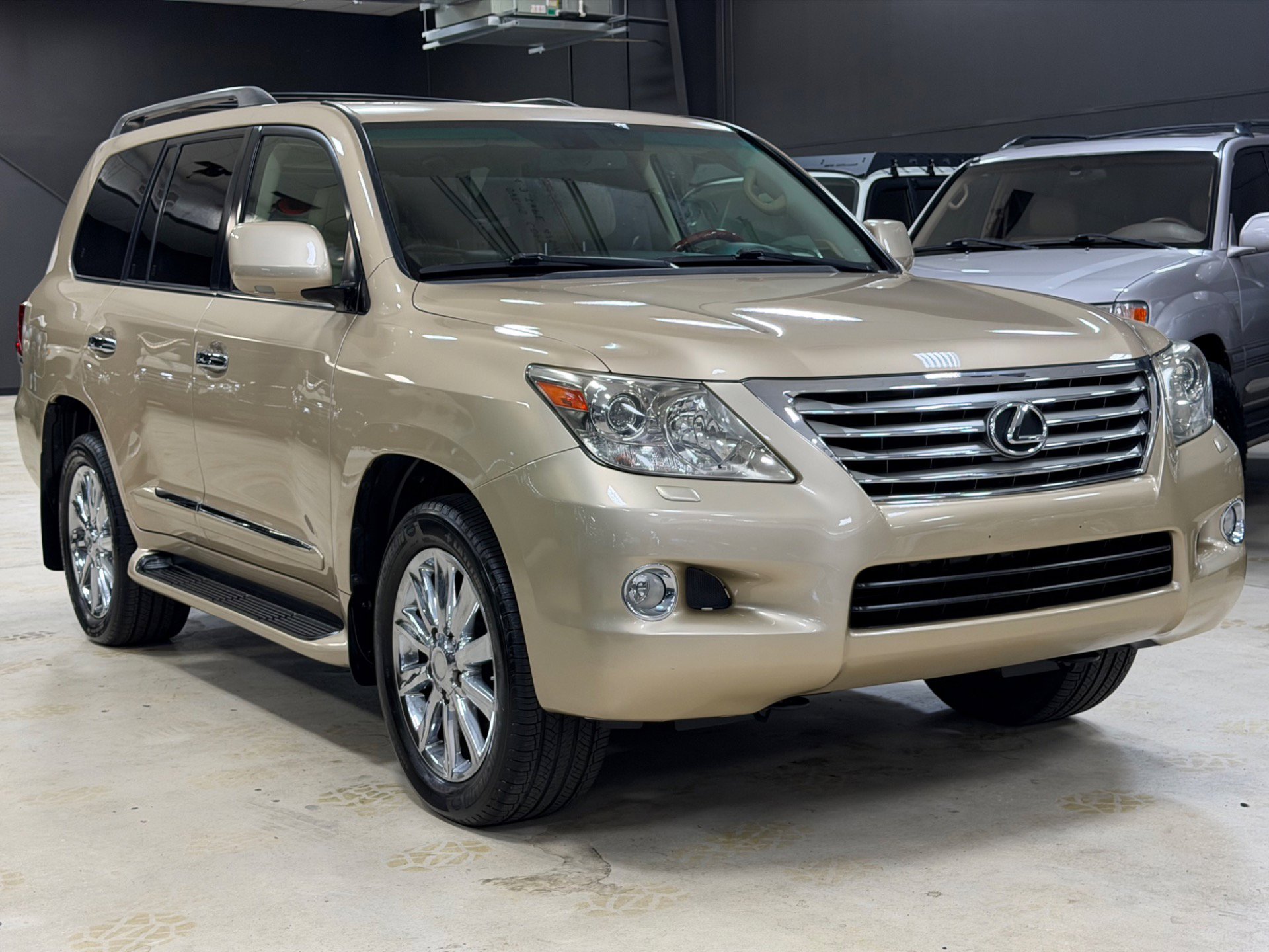 Used 2009 Lexus LX 570 4WD image 4
