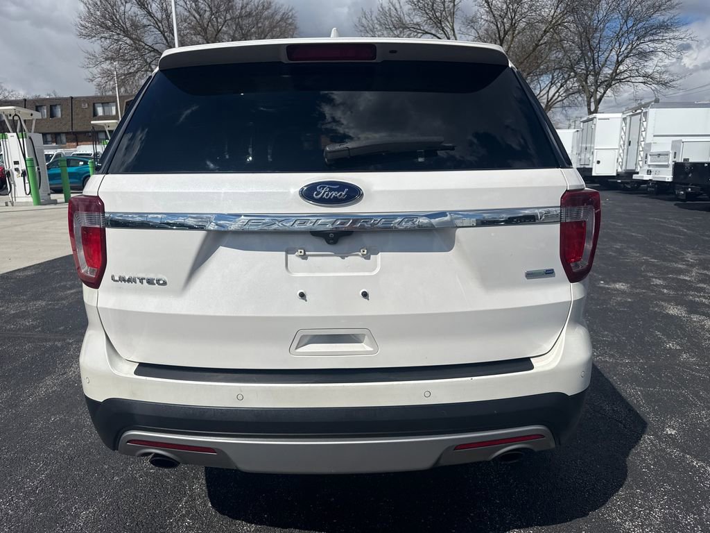 Used 2017 Ford Explorer Limited w/ Equipment Group 301A image 7