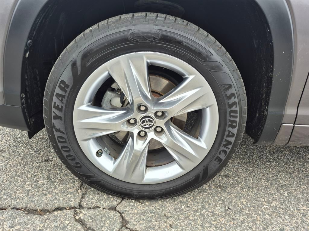 Used 2016 Toyota Highlander Limited image 8