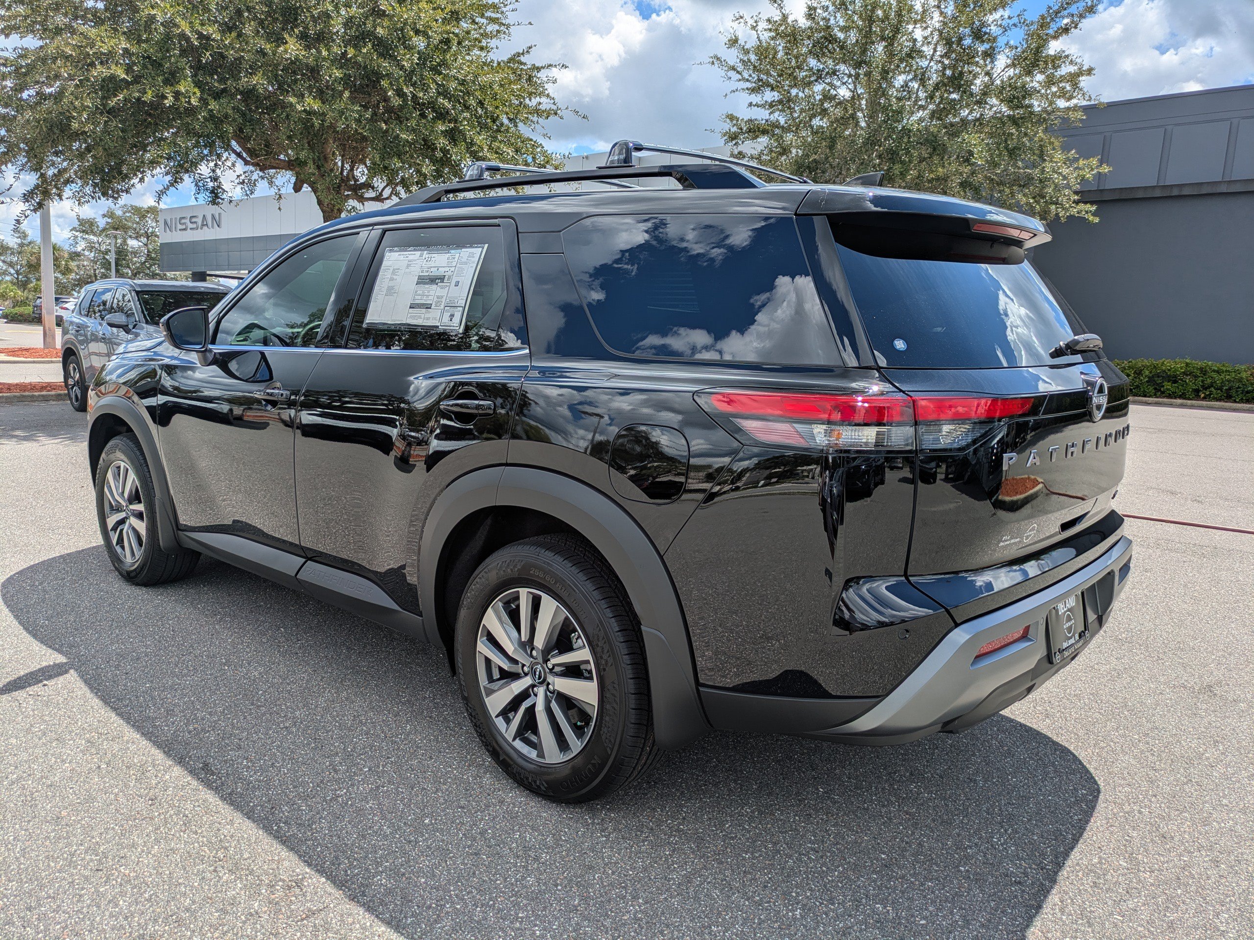 New 2026 Nissan Pathfinder SL FWD image 6
