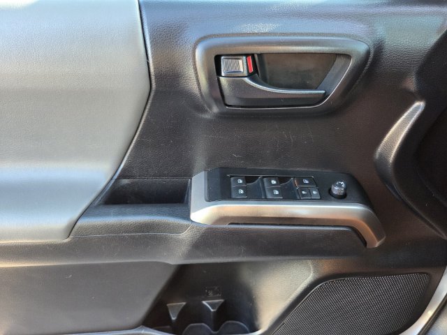 Used 2021 Toyota Tacoma SR5 RWD image 17
