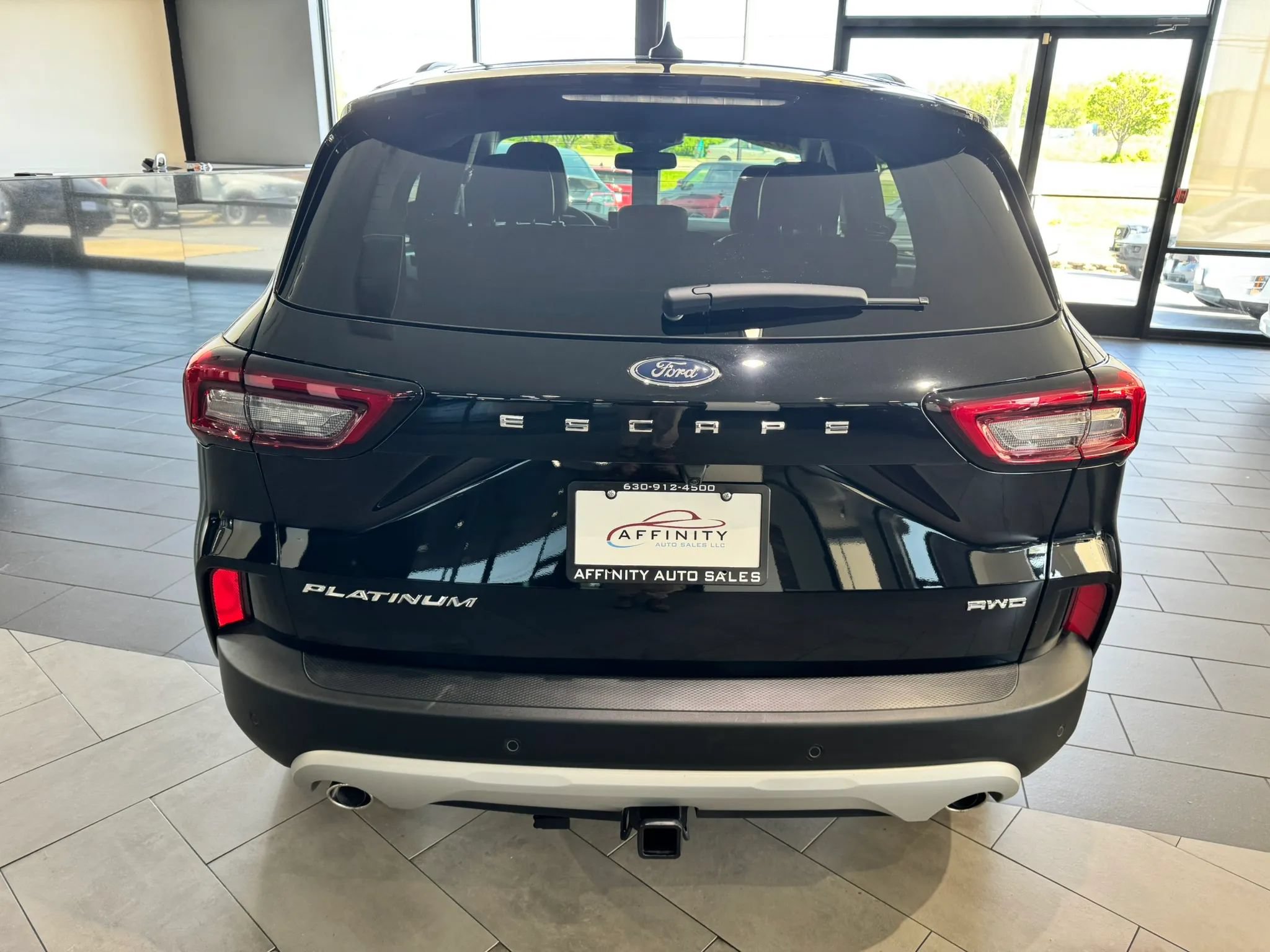 Used 2023 Ford Escape Platinum w/ Premium Technology Package AWD/4WD image 4