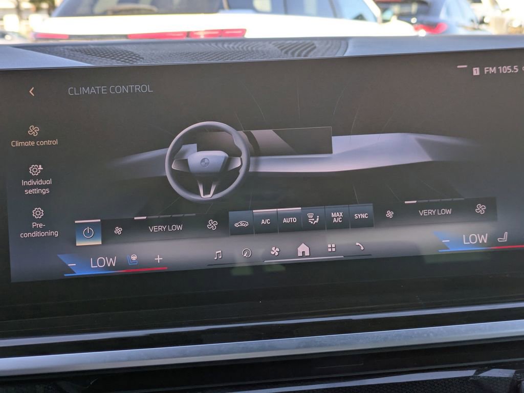 Used 2025 BMW X5 xDrive50e image 23