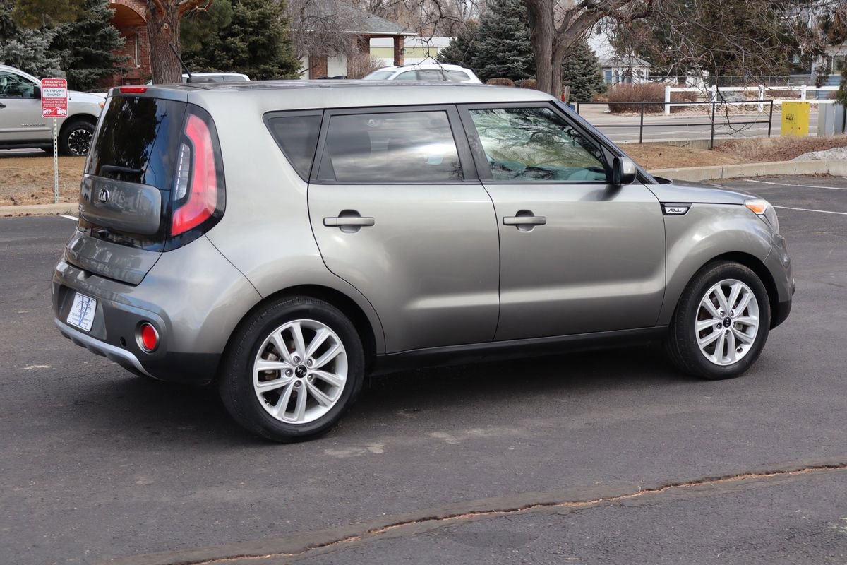 Used 2018 Kia Soul + FWD image 4