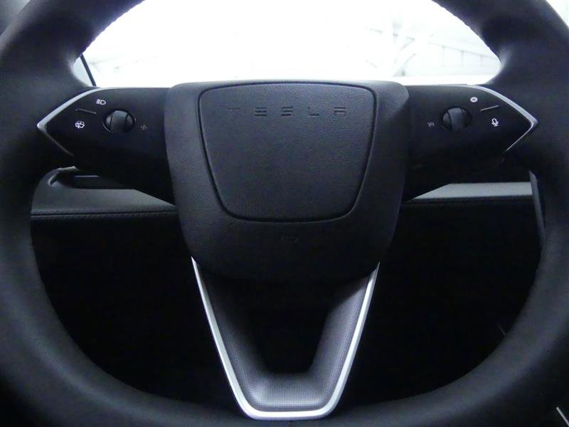Used 2026 Tesla Model Y Long Range RWD image 17