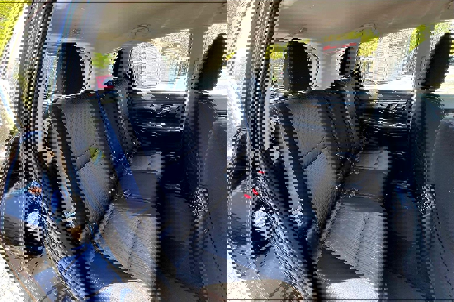 Used 2017 Nissan Rogue S image 24