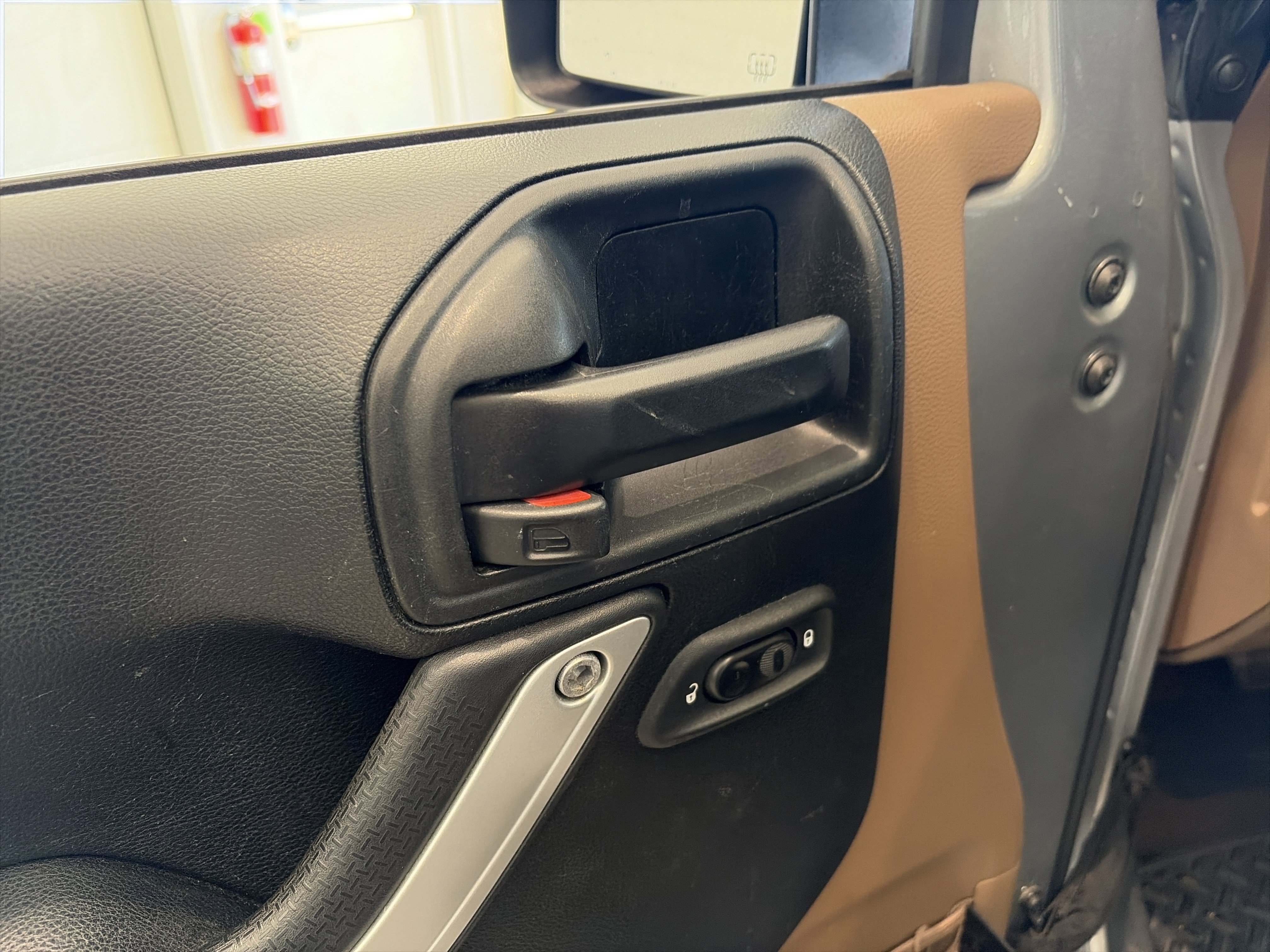 Used 2017 Jeep Wrangler Unlimited Sahara image 17