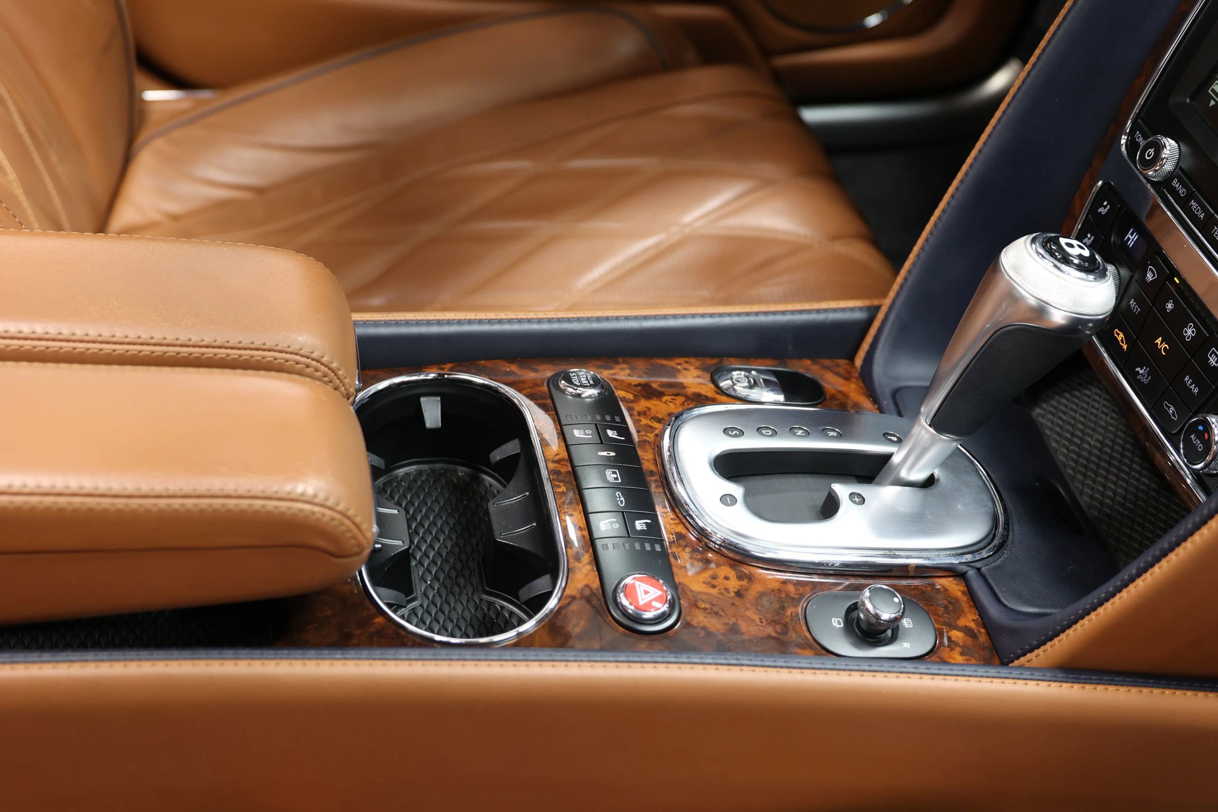 Used 2014 Bentley Flying Spur W12 image 87