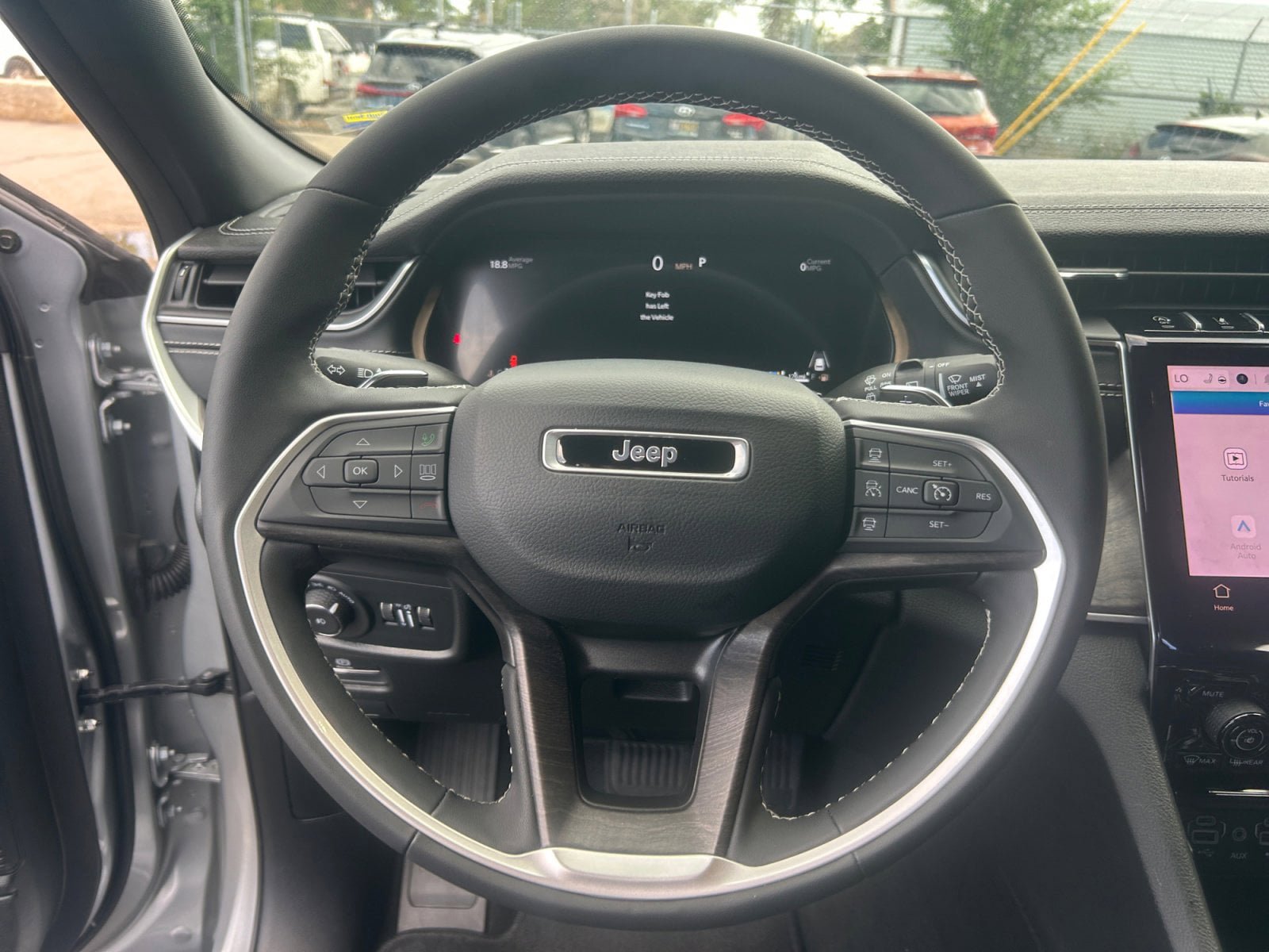 Used 2025 Jeep Grand Cherokee L Limited AWD/4WD image 17