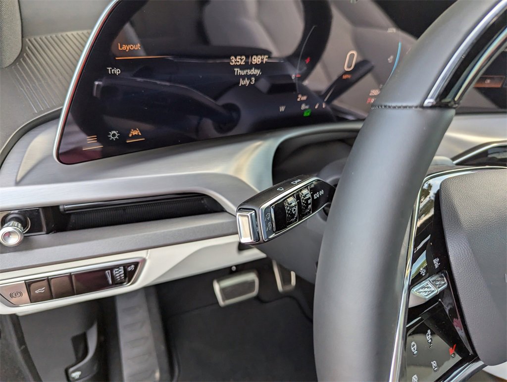 New 2026 Cadillac Vistiq Sport image 20