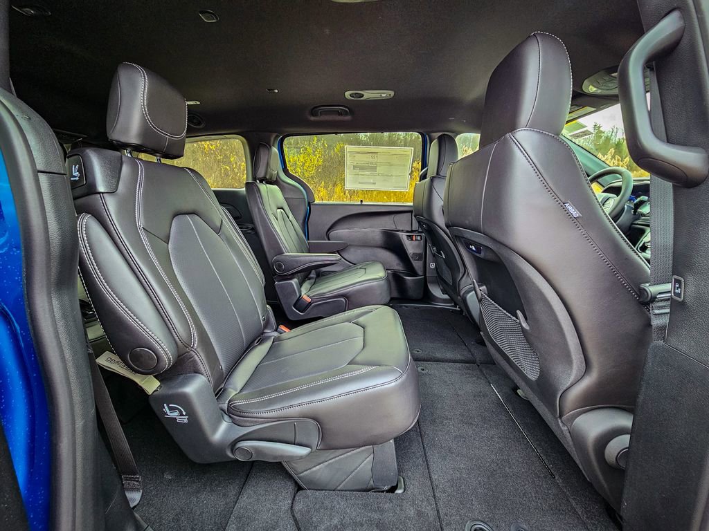 New 2026 Chrysler Pacifica Select image 41