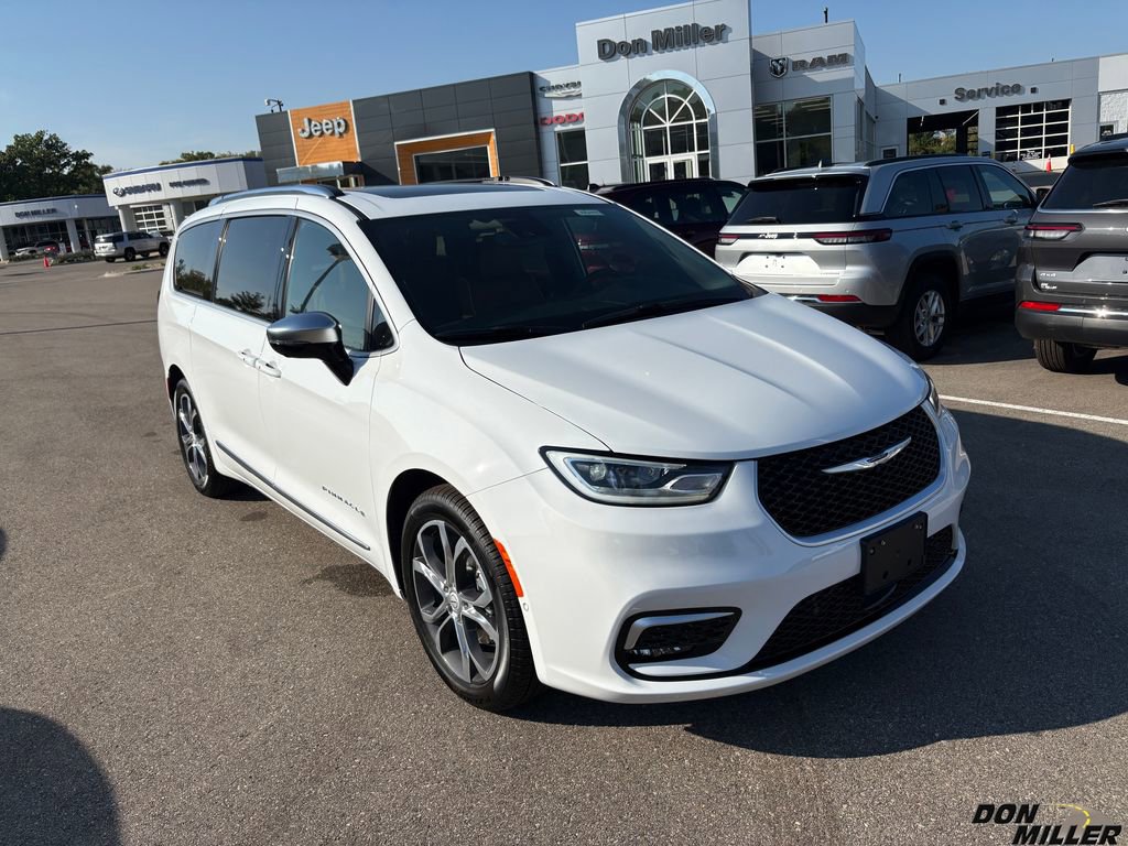 New 2026 Chrysler Pacifica Pinnacle w/ Trailer Tow Group