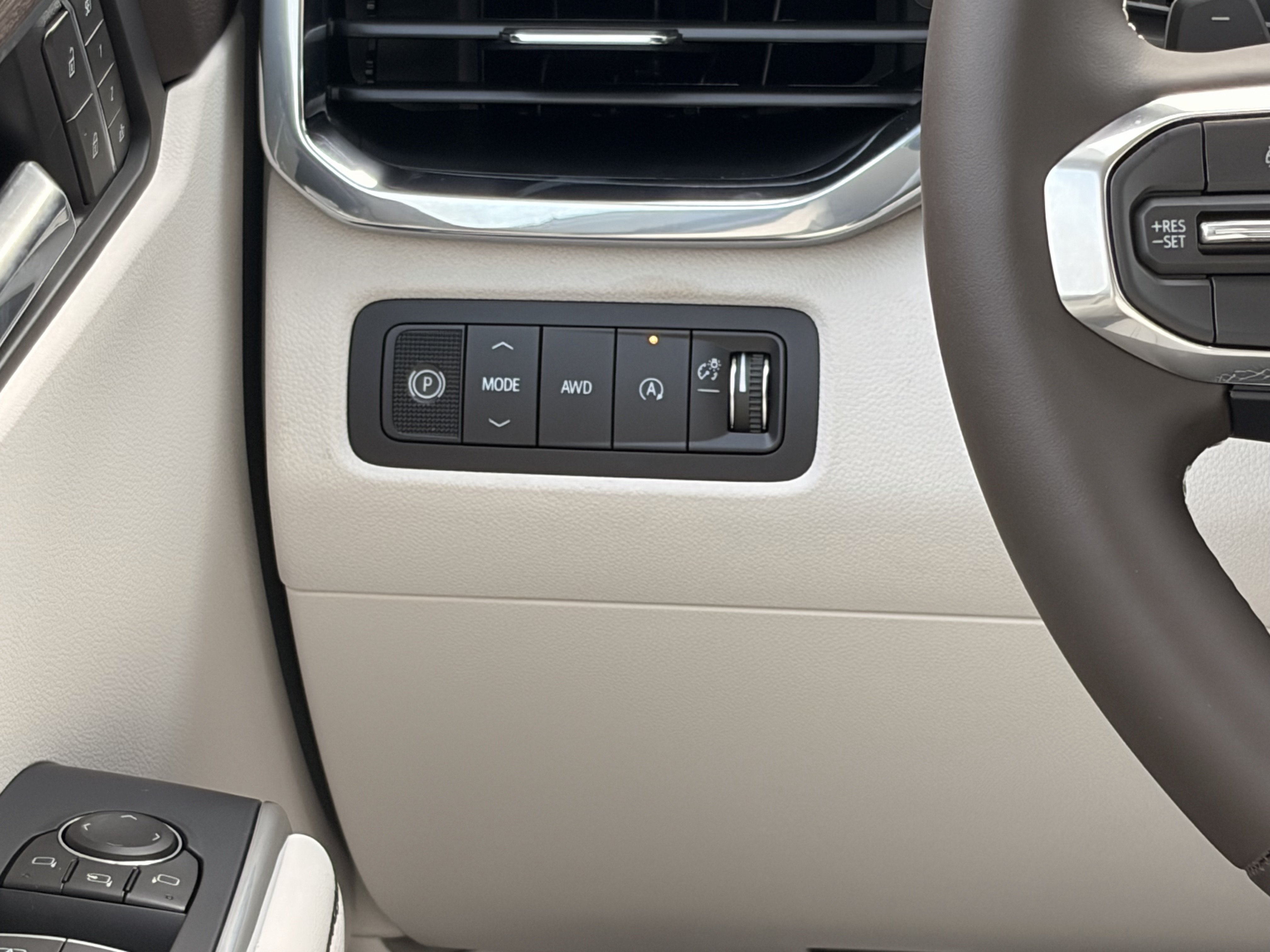 New 2027 GMC Acadia Denali w/ LPO, Floor Liner Package AWD/4WD image 40