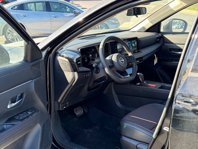 New 2026 Nissan Kicks SR FWD image 14