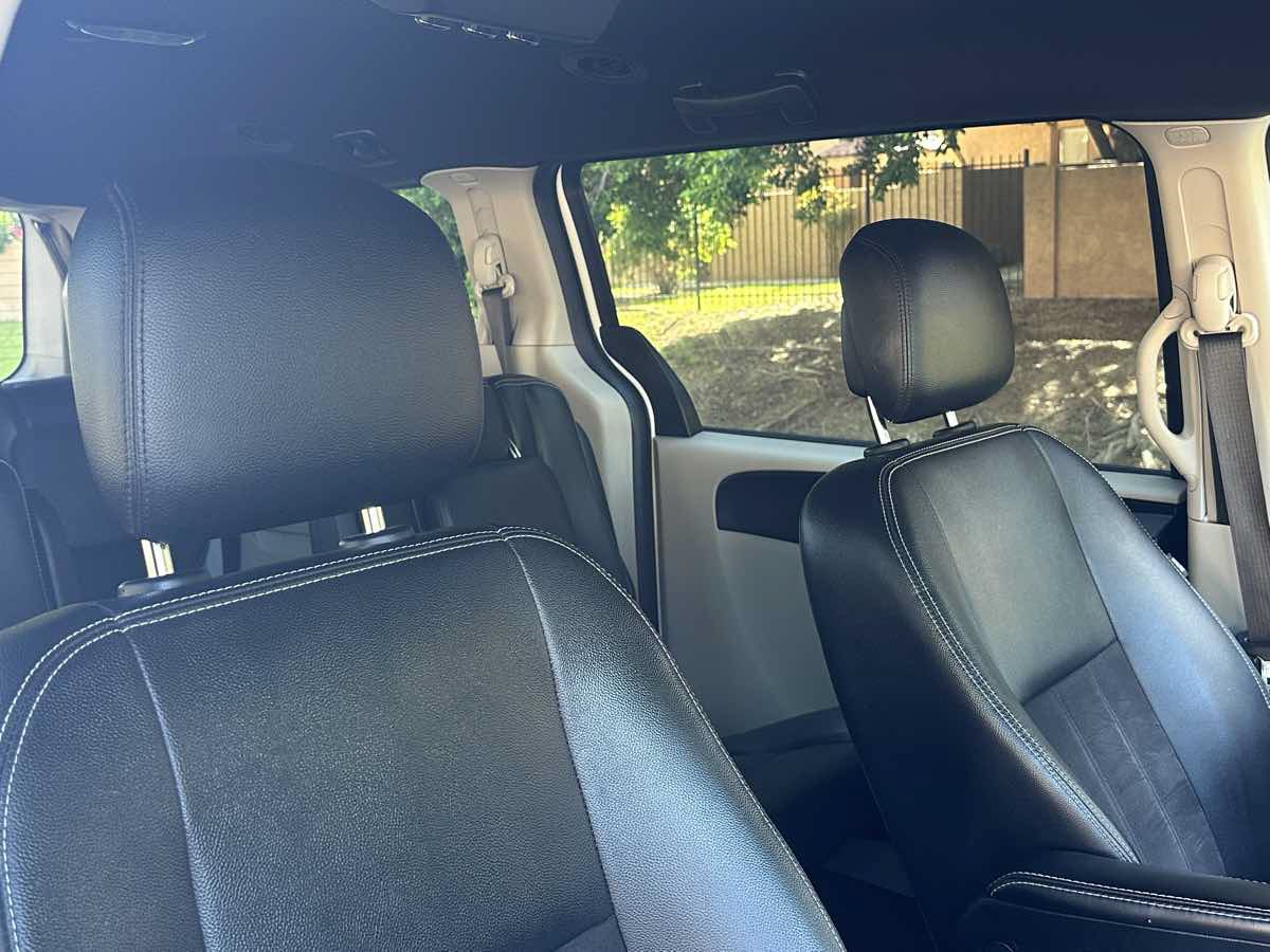 Used 2020 Dodge Grand Caravan SXT FWD image 13