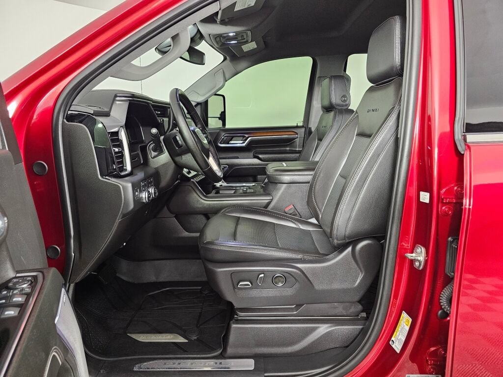 Used 2024 GMC Sierra 3500 Denali AWD/4WD image 17