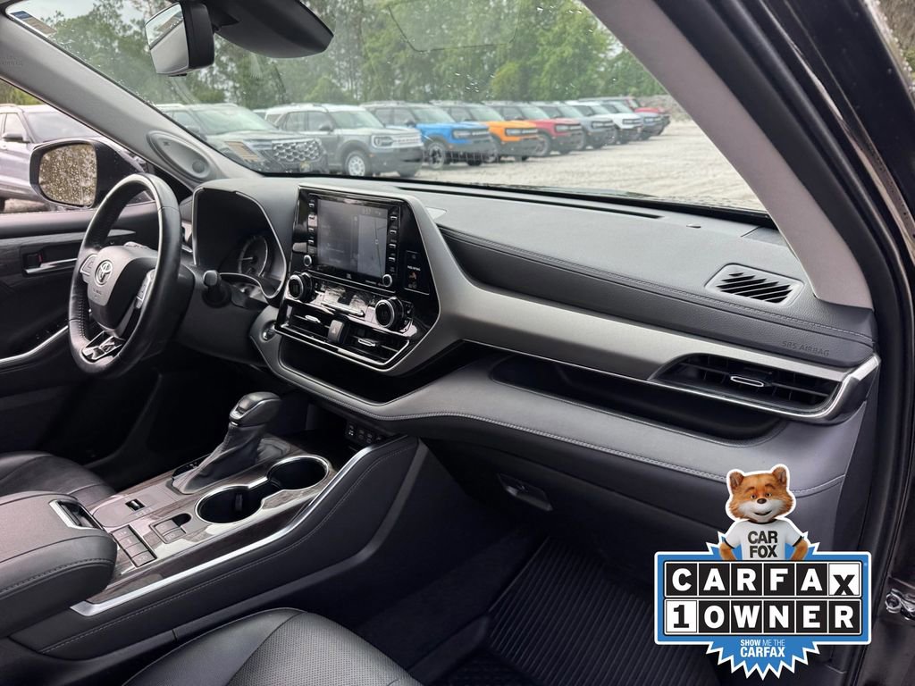Used 2022 Toyota Highlander Limited image 19