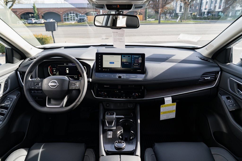 New 2026 Nissan Rogue Platinum image 9