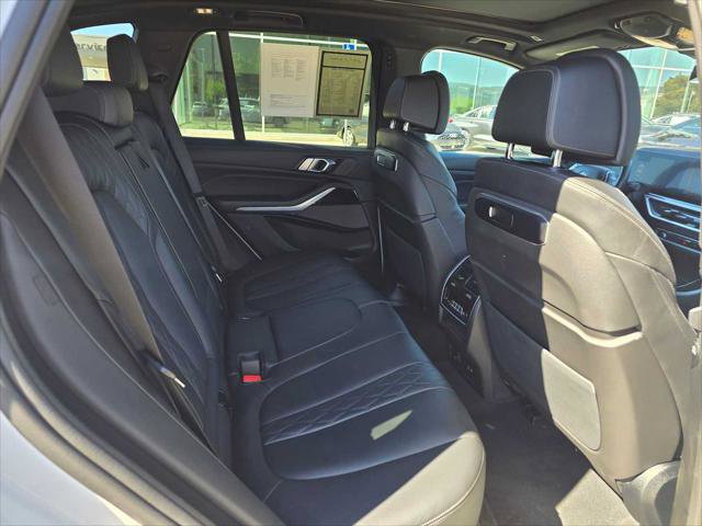 Used 2025 BMW X5 xDrive50e image 13