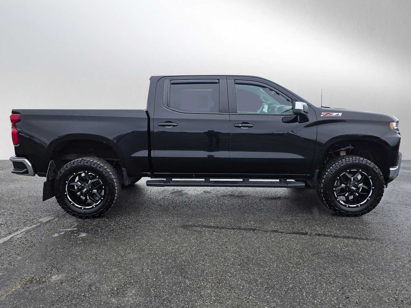 Used 2020 Chevrolet Silverado 1500 LT w/ All-Star Edition AWD/4WD image 2