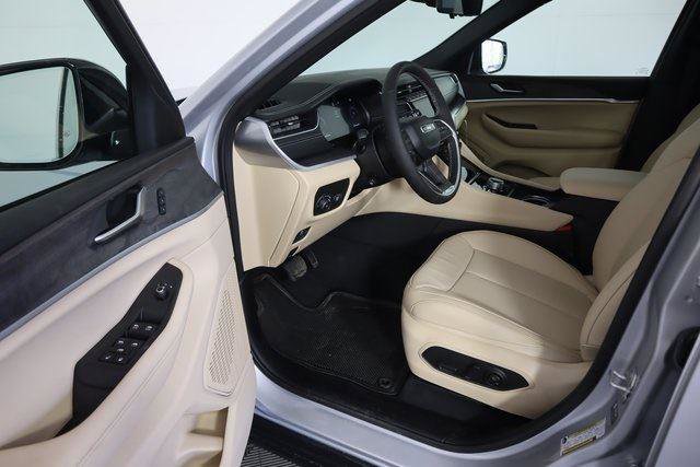 New 2025 Jeep Grand Cherokee L Limited w/ Luxury Tech Group II image 11