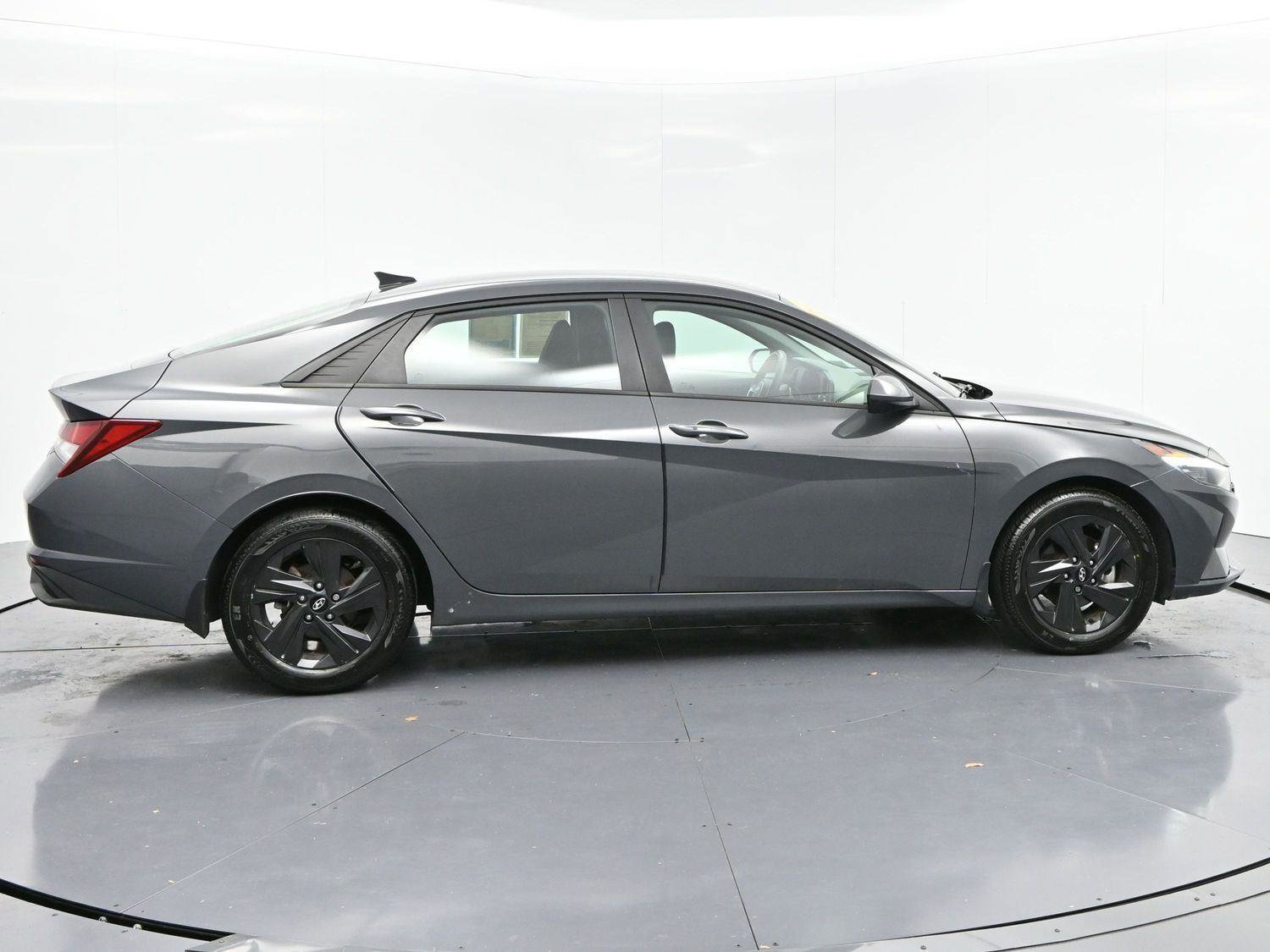 Used 2023 Hyundai Elantra SEL image 8