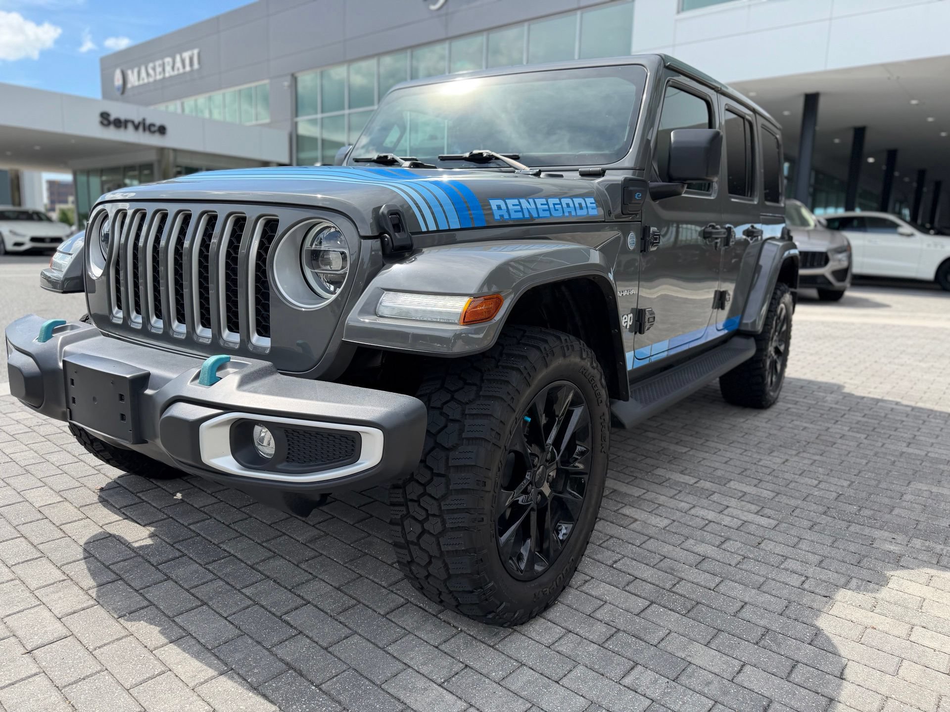 Used 2021 Jeep Wrangler Unlimited Sahara w/ Cold Weather Group AWD/4WD image 10
