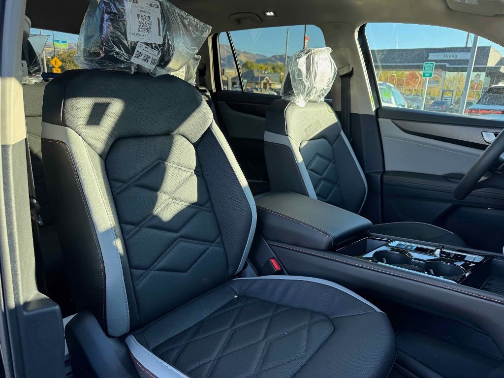 New 2026 Volkswagen Atlas Peak Edition image 31