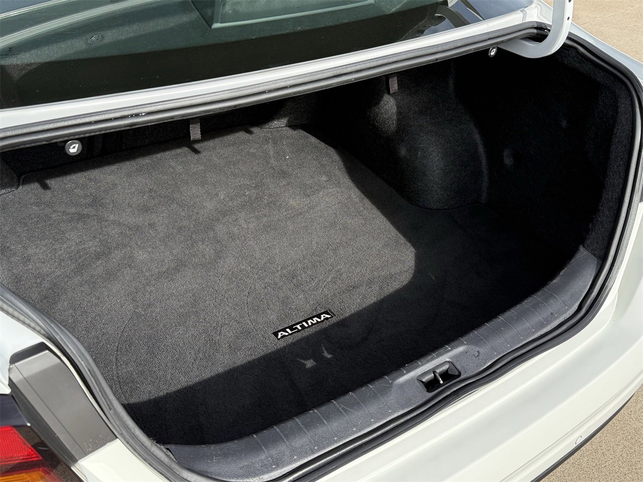 Used 2024 Nissan Altima 2.5 SR image 24