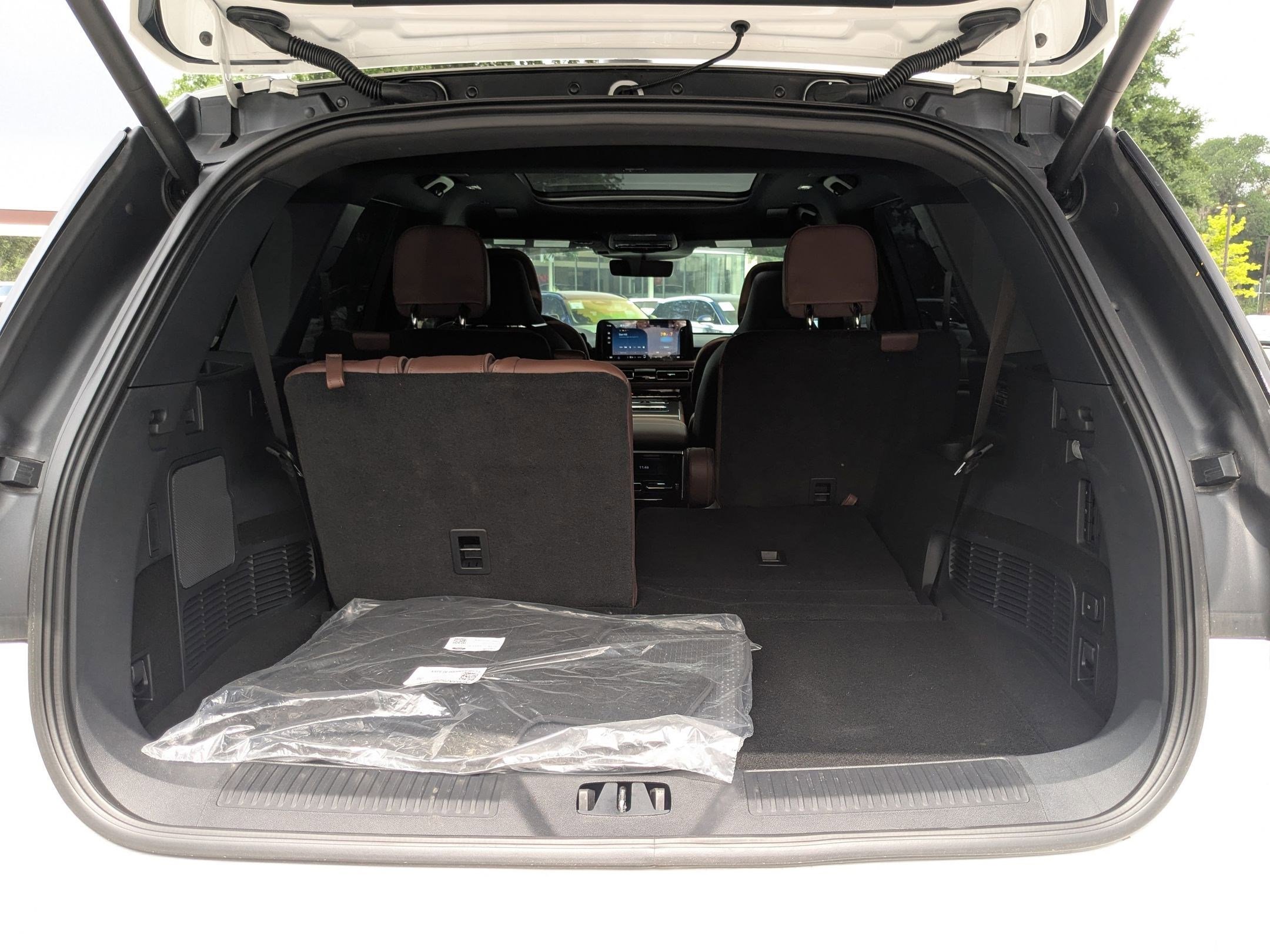 Used 2026 Lincoln Aviator Reserve w/ Luxury Package RWD image 24