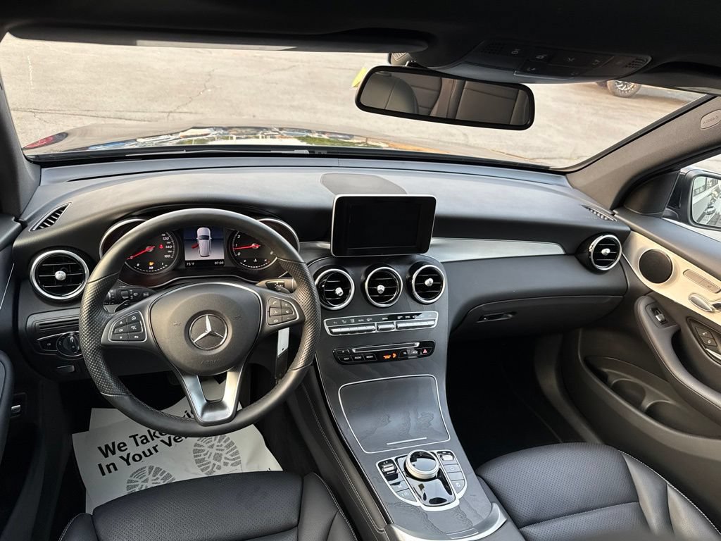 Used 2019 Mercedes-Benz GLC 300 4MATIC w/ Premium Package image 32