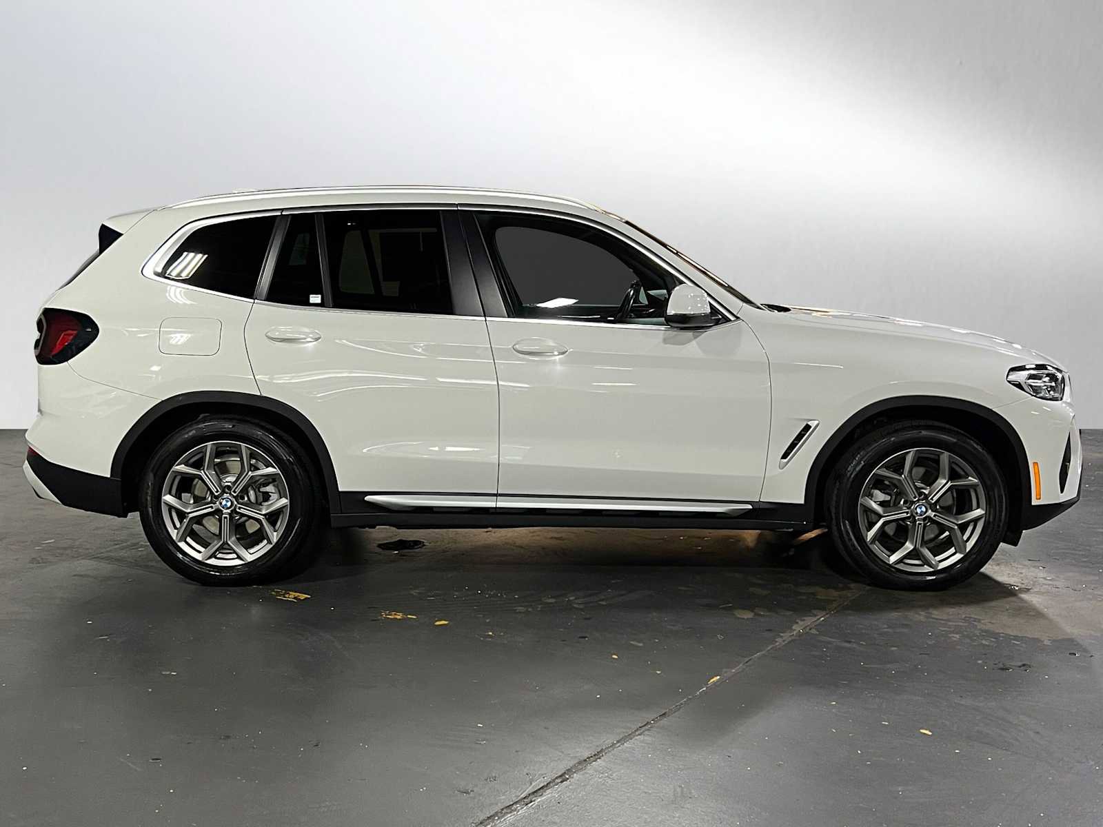 Used 2022 BMW X3 xDrive30i w/ Premium Package 2 image 8