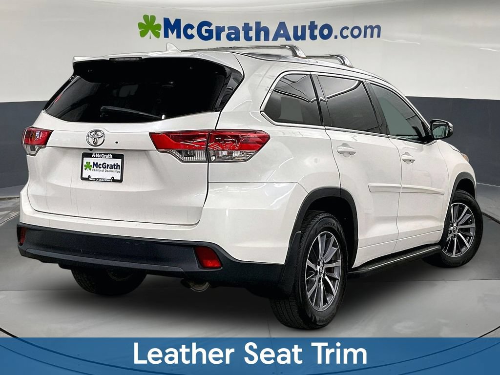 Used 2017 Toyota Highlander XLE w/ Protection Package #3 AWD/4WD image 17