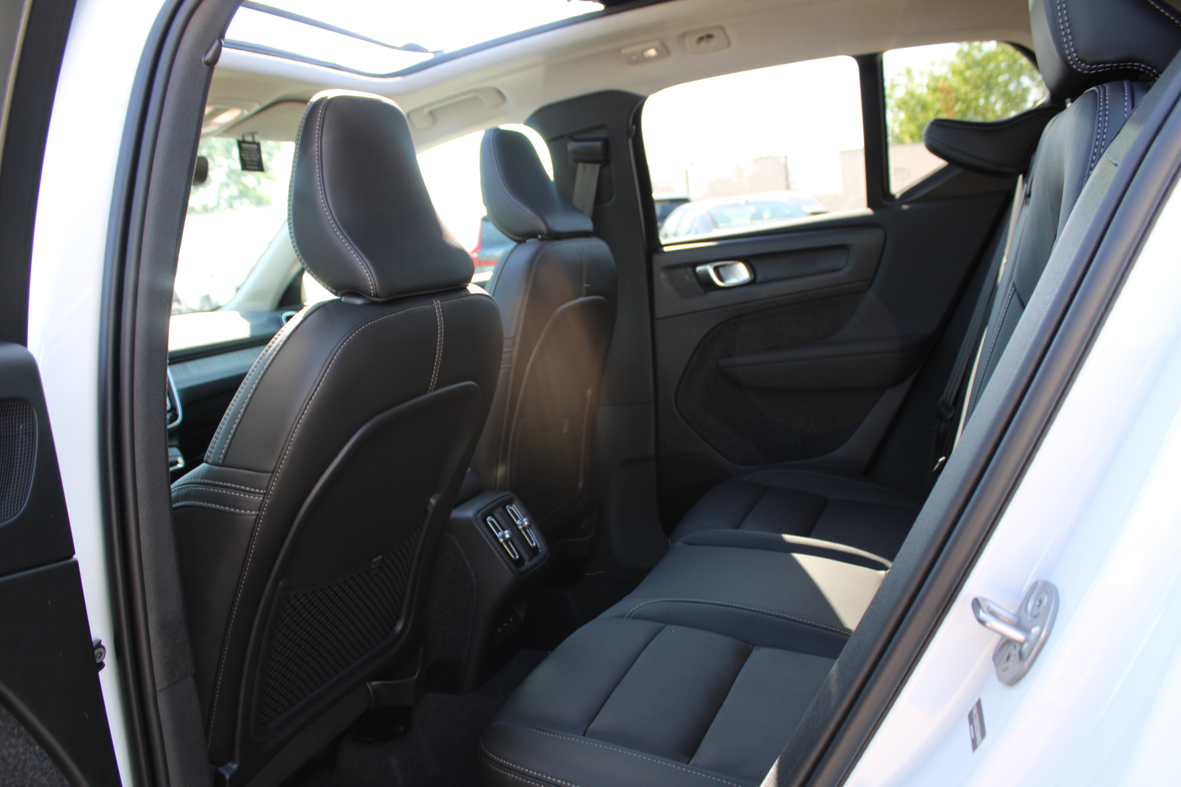 New 2025 Volvo XC40 B5 Plus w/ Protection Package Premier image 29