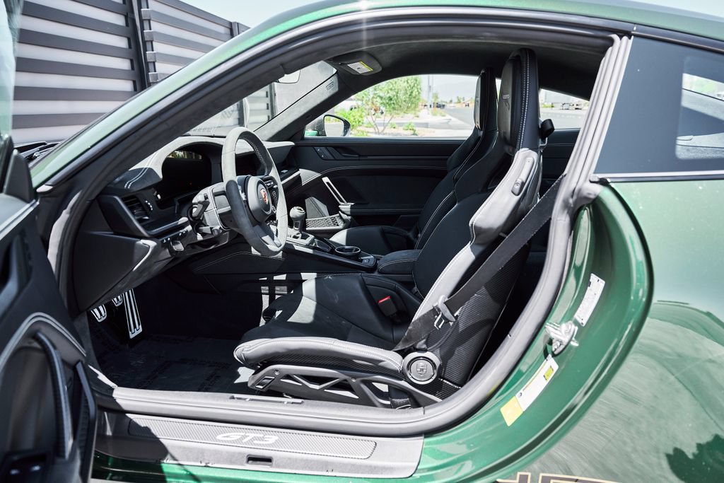 Used 2025 Porsche 911 GT3 w/ Weissach Package RWD image 33