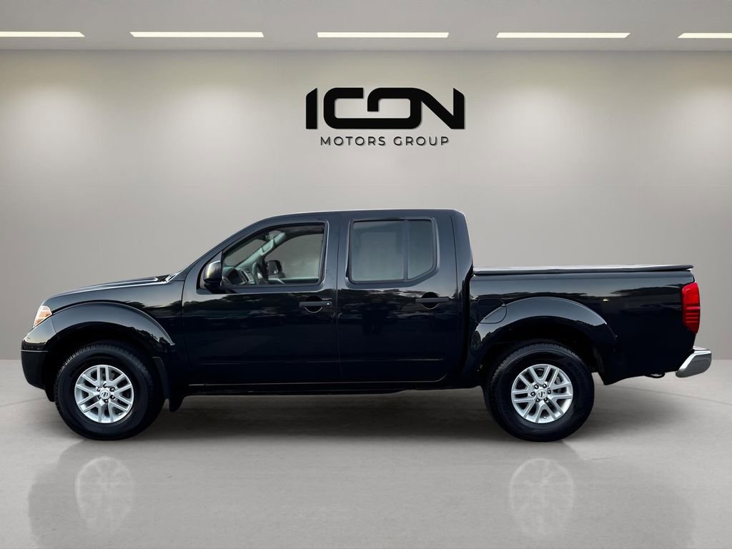 Used 2019 Nissan Frontier SV image 2