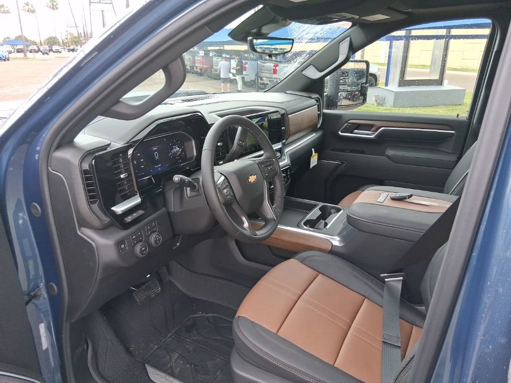 New 2026 Chevrolet Silverado 2500 High Country w/ High Country Premium Package AWD/4WD image 11