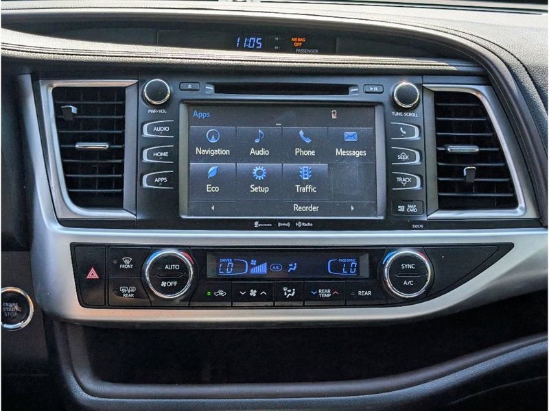 Used 2018 Toyota Highlander XLE AWD/4WD image 26