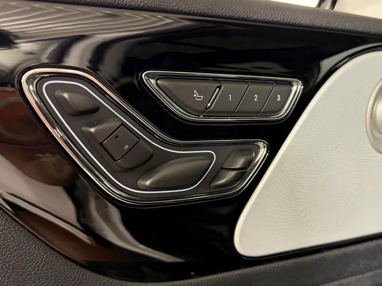 Used 2025 Lincoln Aviator Reserve w/ Equipment Group 201A AWD/4WD image 16
