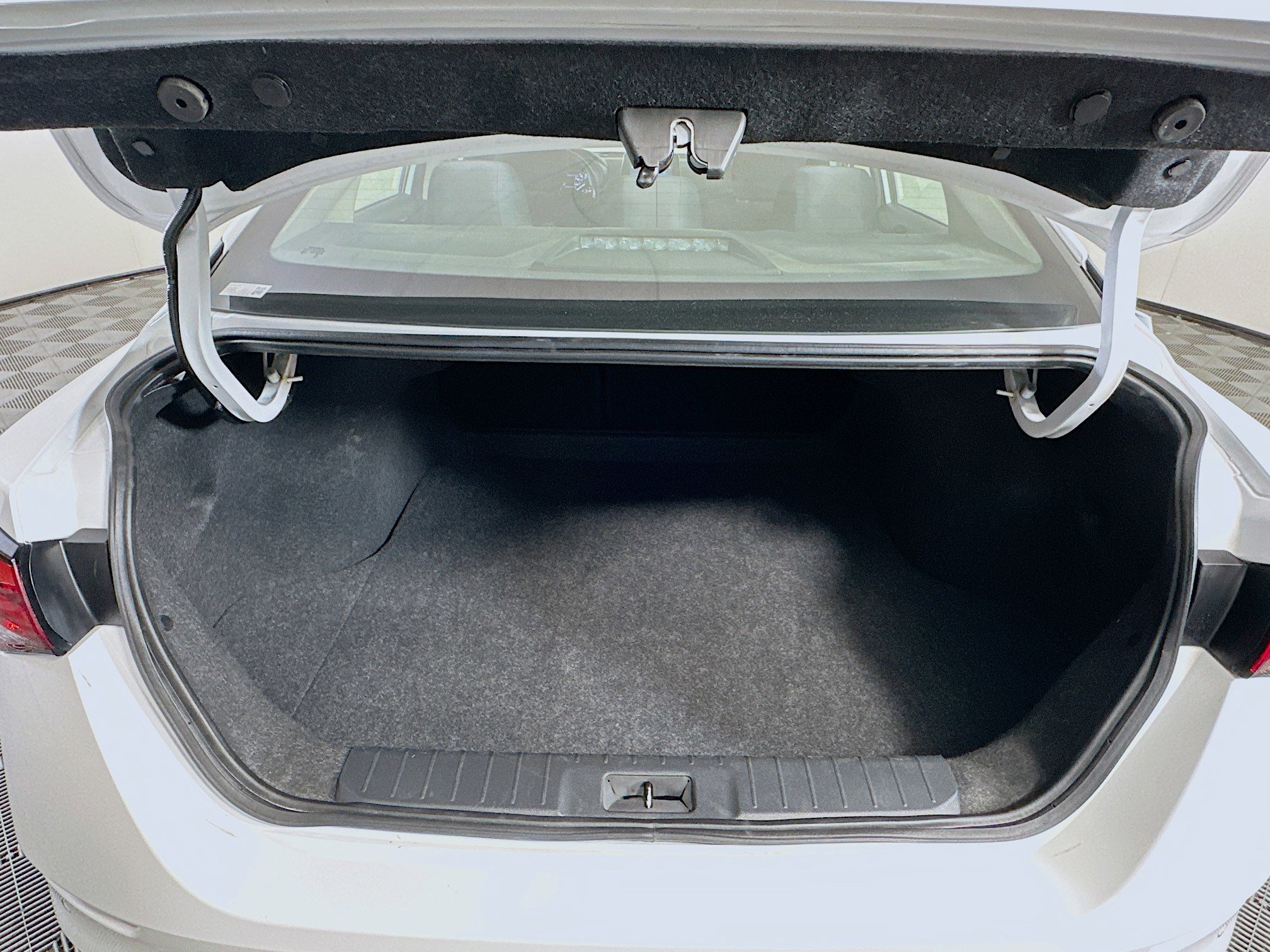 Used 2024 Nissan Sentra SV image 29