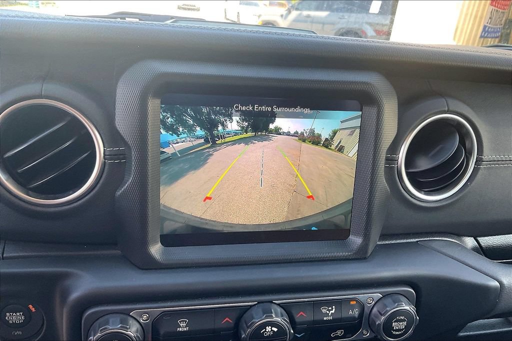 Used 2023 Jeep Wrangler Unlimited Sahara AWD/4WD image 21