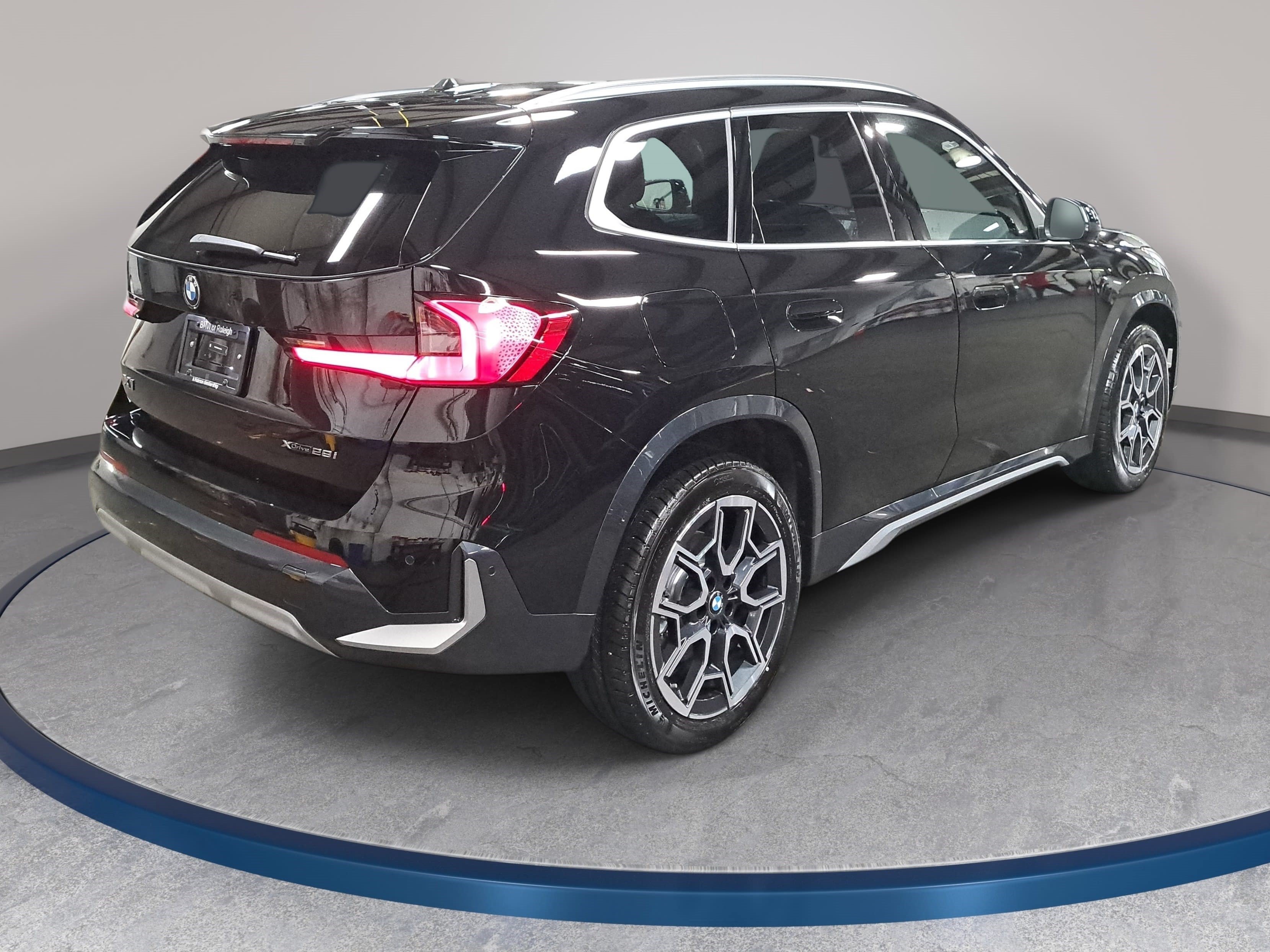 New 2026 BMW X1 xDrive28i w/ Technology Package AWD/4WD image 5