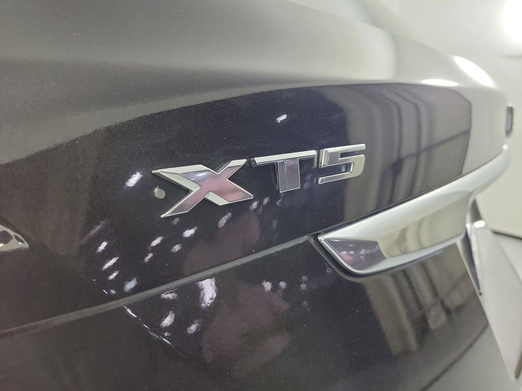 Used 2018 Cadillac XT5 FWD image 6