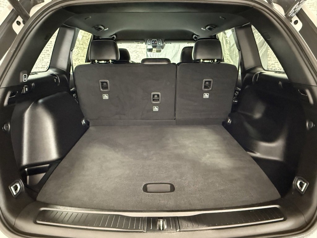 Used 2025 Jeep Grand Cherokee Limited image 12