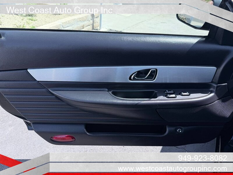 Used 2004 Ford Thunderbird RWD image 16