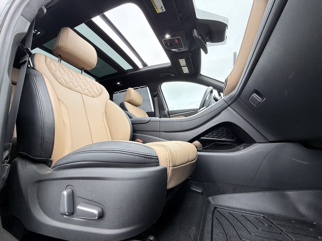 Used 2023 Hyundai Santa Fe Calligraphy image 27